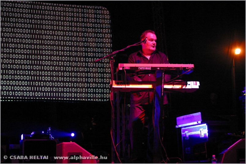  CSABA HELTAI   www.alphaville.hu